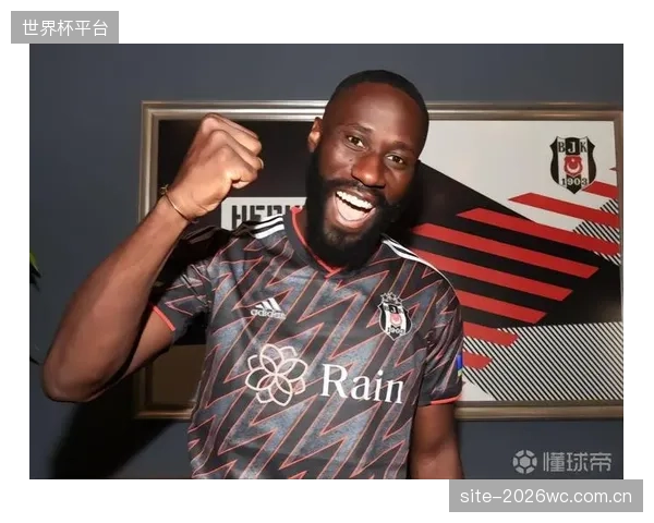 左后卫马苏亚库将利用其经验，限制对方右边路的进攻走廊。