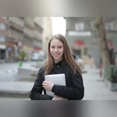 成梅雅